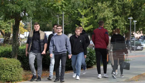 Osijek, 03. 10. 2025., Campus, Kampus, student, studenti, studentski život, studentski dom, brucoš, broucoši, nova akademska godina, akademska godina, Sveučilište J. J. Strossmayera u Osijeku, fakultet, ilustracije, fakulteti, slobodnjak, slobodnjaci SNIMIO BRUNO JOBST