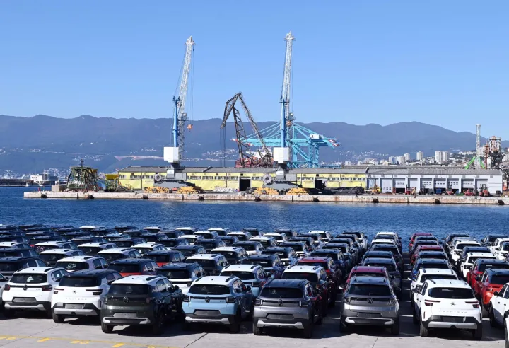 Riječka luka nakon nekoliko desetljeća opet postaje "igrač" u biznisu s automobilima