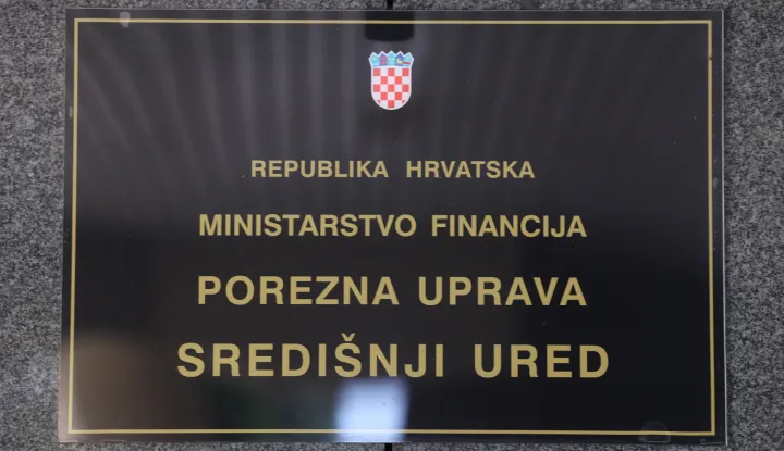 16.06.2023.,Zagreb - Policija bi trebala tijekom dana pretrazivati ured uhicenog voditelja Sluzbe za strategiju, informiranje i elektronicke servise Porezne uprave Slavise Penave Photo: Marko Prpic/PIXSELL