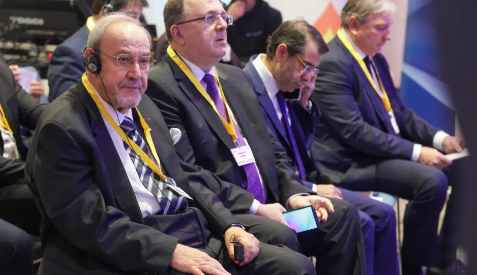 Zagreb, 14.10.2025.- Institut za europske i globalizacijske studije i Atlantsko vijeće Hrvatske organizirali su Međunarodni energetski forum INTERENEF, pod pokroviteljstvom Ministarstva gospodarstva. Sredi&scaron;nja tema je Novi energetski poredak - izazovi i mogućnosti, s fokusom na energetske korporacije, tehnolo&scaron;ku modernizaciju, umjetnu inteligenciju, energetsko trži&scaron;te i pozicioniranje Hrvatske kao plinskog čvori&scaron;ta Europske unije. Na fotografiji Georgiou Theodossios, Marijan Krpan.foto HINA/ Admir BULJUBA&Scaron;IĆ/ abu