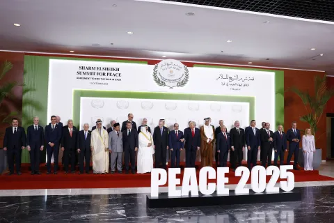 epa12451466 US President Donald Trump (C) and leaders pose during the family picture at the Gaza Peace Summit in Sharm El-Sheikh, Egypt, 13 October 2025. US President Donald Trump alongside Egypt's President Abdel Fattah al-Sisi with leaders from more than 20 countries attend the summit in Sharm El-Sheikh. The first phase of Gaza peace plan between Israel and Hamas involves the release of Israeli hostages and Palestinian prisoners, the partial withdrawal of Israeli forces, and the delivery of humanitarian aid to Gaza. EPA/YOAN VALAT/POOL
