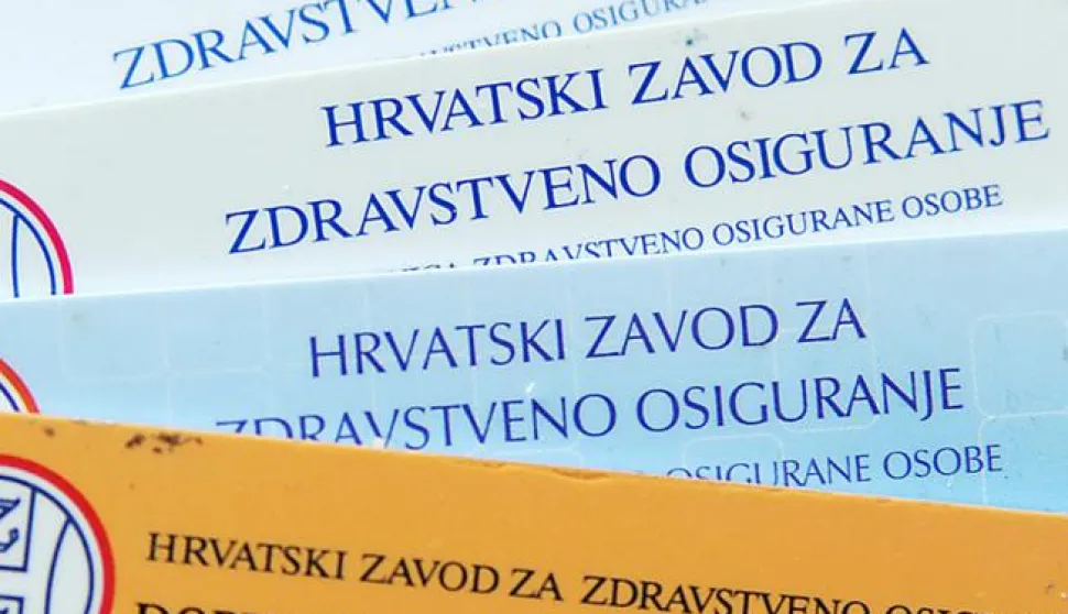 31.03.2015., Sibenik - Zdravstvena iskaznica i kartica dopunskog osiguranja. Photo: Dusko Jaramaz/PIXSELL------1 stupac colornovosit