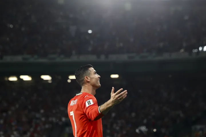 epa12454040 Portugal player Cristiano Ronaldo celebrates after scoring the second goal during the 2026 FIFA World Cup European Qualifiers soccer match between Portugal and Hungary at the Jose Alvalade stadium, in Lisbon, Portugal, 14 October 2025. EPA/TIAGO PETINGA
