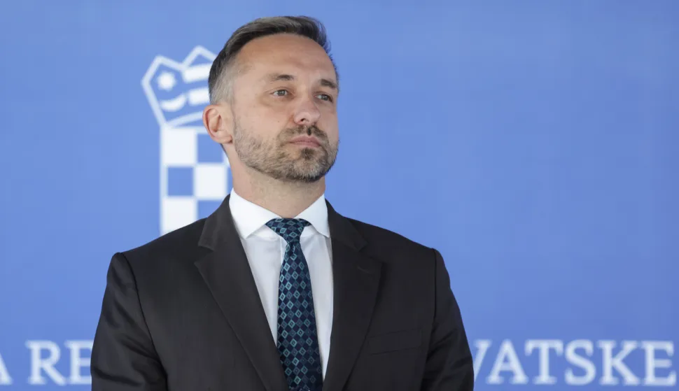 Zagreb, 03.10.2025.- Izjave ministara Marka Primorca, Marina Piletića i ministrice Irene Hrstić nakon sjednice Vlade RH na temu rebalansa proračuna.foto HINA/ Admir BULJUBAŠIĆ/ abu