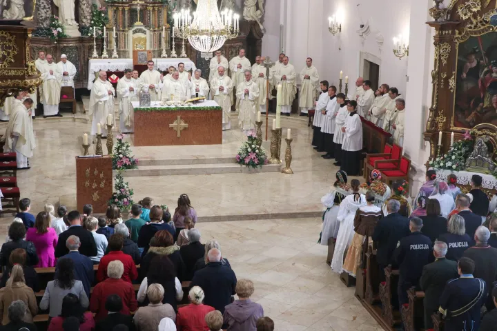 Požega, svetkovina sv. Terezije, zaštitnice požeške Katedrale