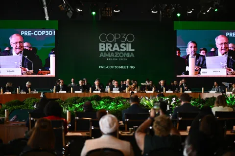epa12451220 Brazilian Vice President, Geraldo Alckmin (C) speaks during the opening session of the PRE-COP30 meeting at the International Convention Center in Brasilia, Brazil, 13 October 2025. during the meeting, the Brazilian presidency of COP30 urged the world to take concrete action against global warming. EPA/ANDRE BORGES