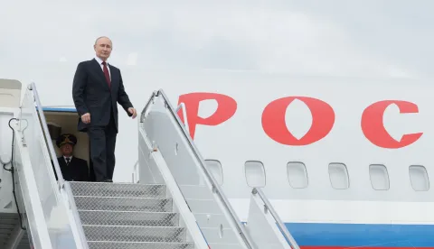 epa12304325 Russian President Vladimir Putin boards a Ilyushin Il-96-300 aircraft of the Rossiya Special Flight Squadron before departing from Joint Base Elmendorf-Richardson following his meeting with US President Trump, in Anchorage, Alaska, USA, 15 August 2025 (issued 16 August 2025). EPA/GAVRIIL GRIGOROV/SPUTNIK/KREMLIN/POOL MANDATORY CREDIT