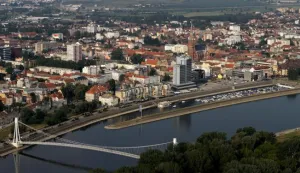 20.07.2012., Osijek - Zracne snimke grada i okolice. Viseci mosta na Dravi, zimska luka.Photo: Marko Mrkonjic/PIXSELL