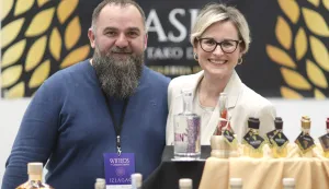 Festival vina, delicija i ugodnog življenja WineOS: Najbolji je početak godine u vinskoj ča&scaron;i