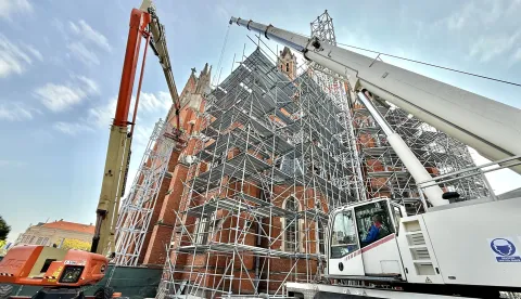 Osijek, 17. 10. 2025., Trg Ivana Pavla II, konkatedrala, temeljita obnova, obnova, prva potpuna obnova konkatedrale od izgradnje prije 120 godine, prva faza - krovište, skela, građevinska skela; ilustracijaSNIMIO BRUNO JOBST