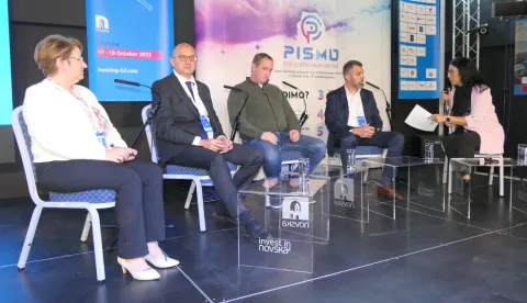 Novska, 17.10.2025. - U Novskoj je danas započela dvodnevna 11. međunarodna poslovna konferencija Meeting G2. Pod geslom "Život je igra – Hrvatska je tvoje igralište". foto HINA/ Nikola BLAŽEKOVIĆ/ tm