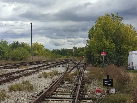 /Galerija/ Putnici: Sramota! Željeznički kolodvor u Županji odavno je trebao u obnovu. HŽ nije u stanju urediti ni sanitarni čvor!