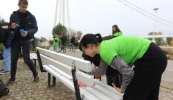 Osijek, 18. 10. 2025, Promenada kod pješačkog mjesta, farbanje, oslikavanje klupa...snimio GOJKO MITIĆ