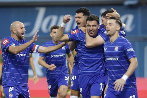 Zagreb, 18.10.2025 - Utakmica 10. kola HNL-a Dinamo - Osijek. Na slici igra?i Dinama slave pogodak.foto HINA/ Admir BULJUBA?I?/ ik