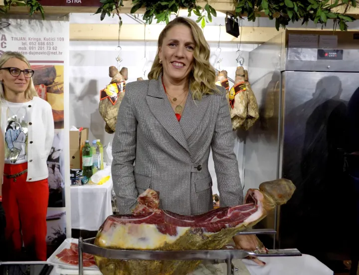 Blanka Sinčić Pulić, kušacica pršuta, pršut