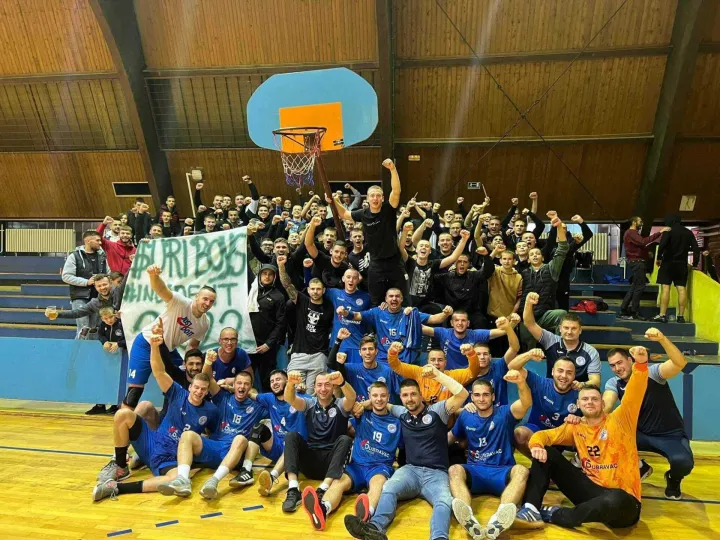 RK Županja s navijačimafoto: RK Županja