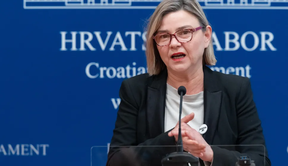 Zagreb, 29.02.2024. - Klub zastupnika Možemo! održao je konferenciju za novinare s temom: "Demo"grafska revitalizacija.Na fotografiji Sandra Benčić.foto HINA/ Edvard ŠUŠAK/ es