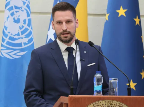 Gradonačelnik Osijeka Ivan Radić u ponedjeljak je u Sarajevu sudjelovao na otvorenju manifestacije Tjedan održivog razvoja 2025 (SDG Week 2025), središnjeg regionalnog događaja posvećenog lokalnim politikama i primjerima dobre prakse u provedbi Ciljeva održivog razvoja (SDG) Ujedinjenih naroda.