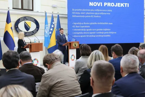 Gradonačelnik Osijeka Ivan Radić u ponedjeljak je u Sarajevu sudjelovao na otvorenju manifestacije Tjedan održivog razvoja 2025 (SDG Week 2025), središnjeg regionalnog događaja posvećenog lokalnim politikama i primjerima dobre prakse u provedbi Ciljeva održivog razvoja (SDG) Ujedinjenih naroda.