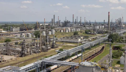 (220528) -- SZAZHALOMBATTA, May 28, 2022 (Xinhua) -- Photo taken on May 24, 2022 shows a general view of the Danube Refinery in Szazhalombatta, Hungary. MOL Group's Danube Refinery is one of the largest refineries in the Central and Eastern European region with a refining capacity of 165,000 barrels per day. (Photo by Attila Volgyi/Xinhua) Photo: Attila Volgyi/XINHUA