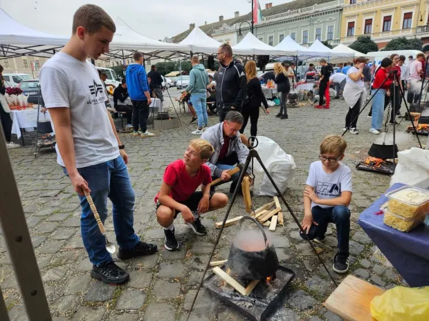 Mladi Baranjci s Dunava skuhali su pobjednički fiš
