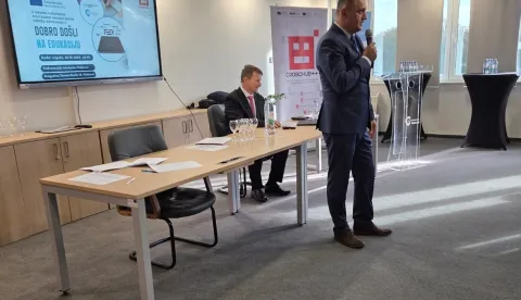 Edukacija o jačanju kompetencija u području digitalizacije poslovanja privatnih tvrtki i javnih institucija