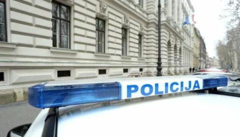 05.02.2018., Zagreb - Zbog dojave o bombi evakuirana zgrada Zupanijskog suda i sigurnost je podignuta na visu razinu. Photo: Sanjin Strukic/PIXSELL------CRNA2 ST