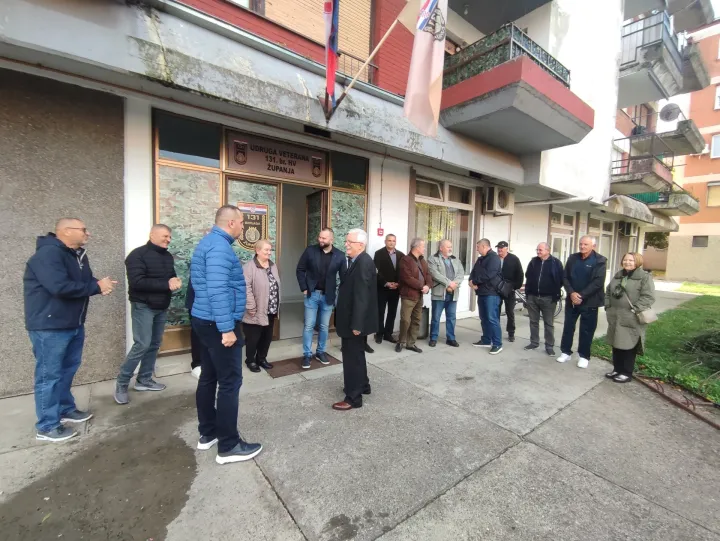 Ispred prostorija Udrugesnimila Marija Lešić Omerović