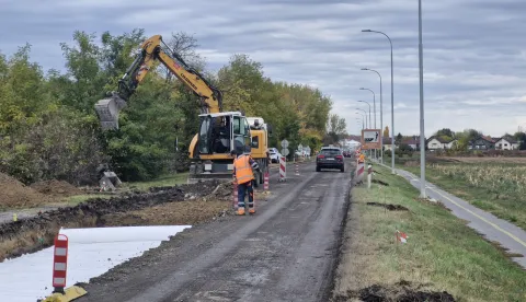 Cestogradnja u Baranji24. listopada 2026.cesta gradnja građevinski radovi strojeviSnimio: Ivica Getto