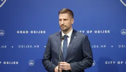 Osijek, 01. 10. 2025., Kuhačeva 9, radni sastanak, press konferencija, konferencija za medije, Ivan RadićSNIMIO BRUNO JOBST