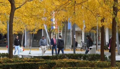 Osijek, 23 10. 2025, Jesen u centru grada, Trg Slobode, slobodnjak.snimio GOJKO MITIĆ