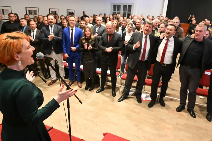 Vukovar, 25.10.2025. - Izborni sabor Hrvatskih suverenista odr?an je u Kongresnoj dvorani Rodne ku?e Lavoslava Ru?i?ke. foto HINA/ Gordan Pani?/ gp