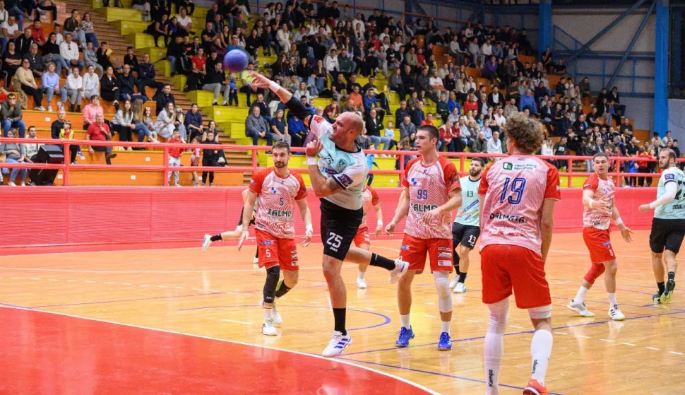 S gotovo savršenim učinkom idu na stanku