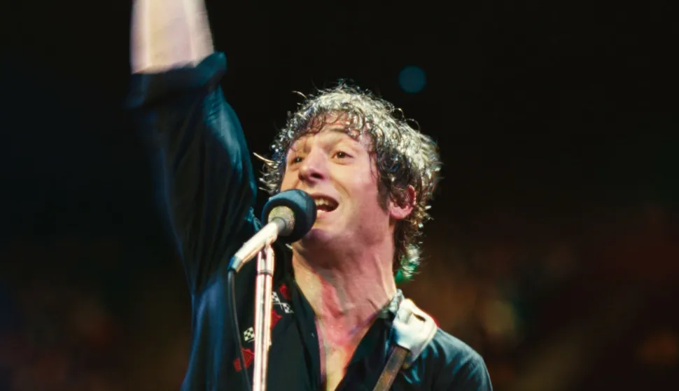 Jeremy Allen White kao Bruce Springsteen u filmu "Deliver Me from Nowhere"