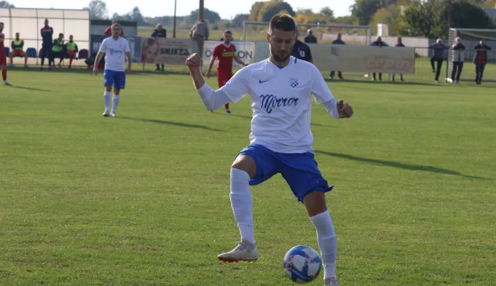 Osijek, 12. 10. 2025, Igralište u LIvani, nogomet, Tomislav - Bratstvo (Jagodnjak), Prva ŽNL Osječko - baranjska.snimio GOJKO MITIĆ