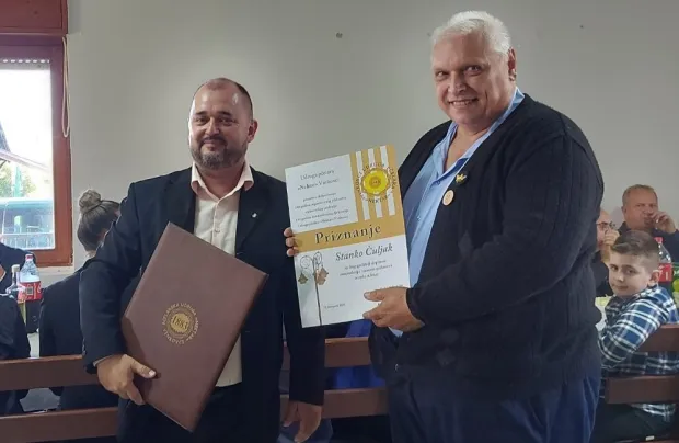 VINKOVCIUdruga pčelara Nektar Vinkovci organizirala je druženje kojim su obilježili 140 godina organiziranog pčelarenja u Vinkovcima i vinkovačkom kraju.LISTOPAD 2025.