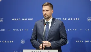 Osijek, 01. 10. 2025., Kuhačeva 9, radni sastanak, press konferencija, konferencija za medije, Ivan RadićSNIMIO BRUNO JOBST
