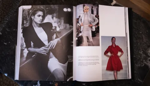 Moda – Povijest odijevanja, mode i modnog dizajna, Školska knjiga