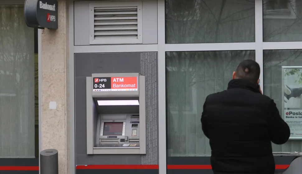 Osijek, 15. 12. 2022, Pocelo gasenje i prilagodba bankomata zbog prelaska na Euro. Bankomat. Ilustracija.snimio GOJKO MITIĆ
