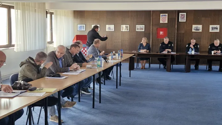 Sastanak u PP Beli Manastir - počinju zimski uvjeti na cestama