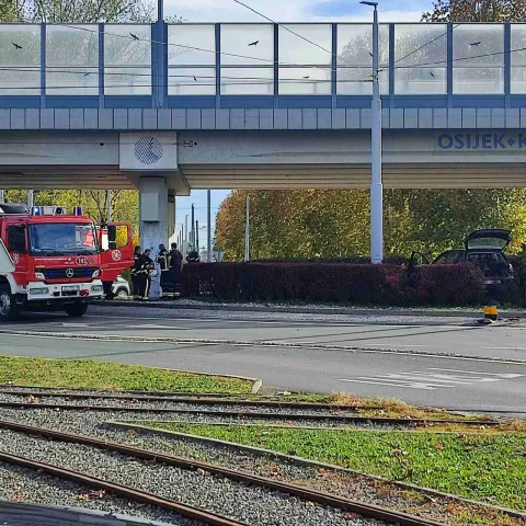 Prometna nesreća na kružnom toku između Osijeka i Višnjevca