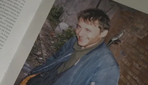 Jean-Michel NicolierBiografija Jean-Michel NicolieraVukovar, 29.10.2025 - Članovi obitelji hrvatskog branitelja Jean-Michel Nicoliera, francuskog dragovoljca koji je sudjelovao u obrani Vukovara od velikosrpske agresije te je pogubljen u noći 20. na 21. studenoga 1991. ispred hangara na Ovčari, identificirali su u srijedu njegove posmrtne ostatke.foto HINA/ HTV/ HRT/ik