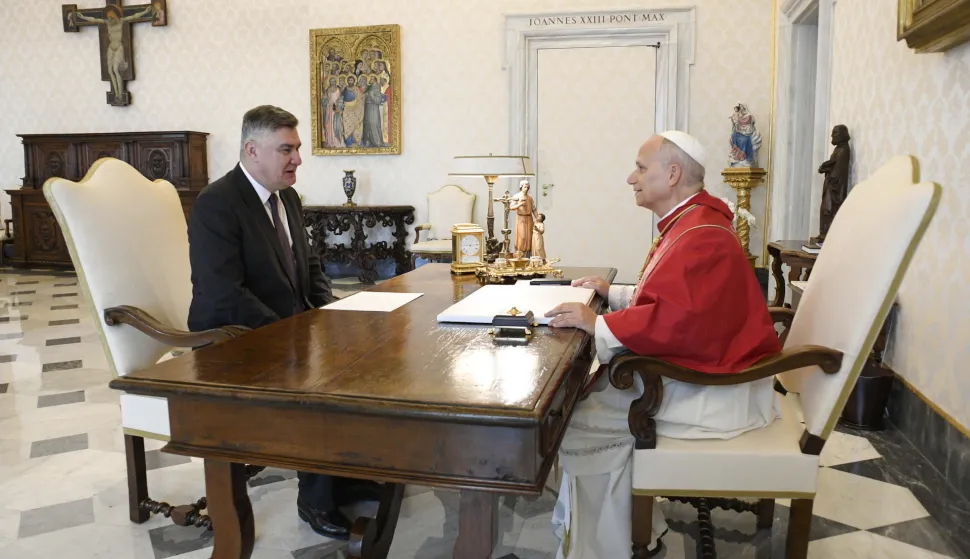 epa12494954 A handout picture provided by the Vatican Media shows Pope Leo XIV receiving in audience Croatia's President Zoran Milanovic at the Apostolic Palace in Vatican City, 31 October 2025. EPA/VATICAN MEDIA HANDOUT HANDOUT EDITORIAL USE ONLY/NO SALES