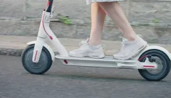 Desetogodišnje dijete u Retfali palo s električnog romobila i ozlijedilo se, električni romobil, ilustracija