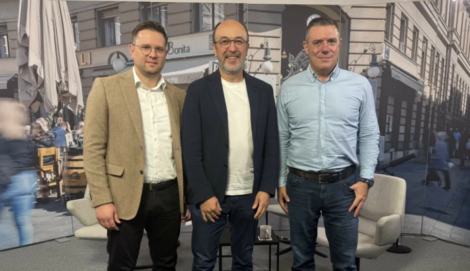 U novoj epizodi podcasta "Špica s Macanom", realiziranoj u suradnji s portalom Pogled.hr, raspravljalo se o velikim promjenama koje donosi nova fiskalizacija – reformi koja će potpuno digitalizirati izdavanje i zaprimanje računa u Hrvatskoj. Gosti emisije bili su Marko Emer, direktor tvrtke Elektronički računi (Moj e-Račun), i Dominik Vukojević, vlasnik i direktor Devotio Consultinga, računovođa i financijski savjetnik.