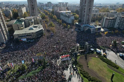 01, November, 2025, Novi Sad - Commemorative rally in Novi Sad on the occasion of the collapse of the canopy at the Novi Sad Railway Station that killed 16 people and seriously injured one young woman. Photo: R.Z./ATAImages 01, novembar 2025, Novi Sad - Komemorativni skup u Novom Sadu povodom pada nadstresnice na Zeleznickoj stanici koja je usmrtila 16 ljudi i jednu mladu zenu tesko povredila. Photo: R.Z./ATAImages Photo: R.Z./ATA Images/PIXSELL