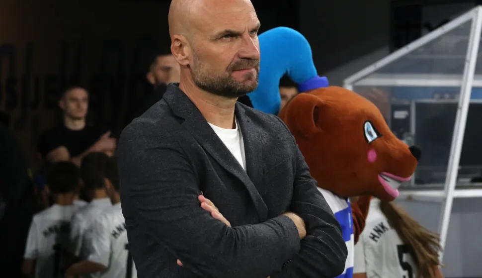 Osijek, 02. 11. 2025, Opus Arena, nogomet, Osijek - Varaždin, SuperSport HNL 25/26. Trener Osijeka,Željko Sopić.snimio GOJKO MITIĆ