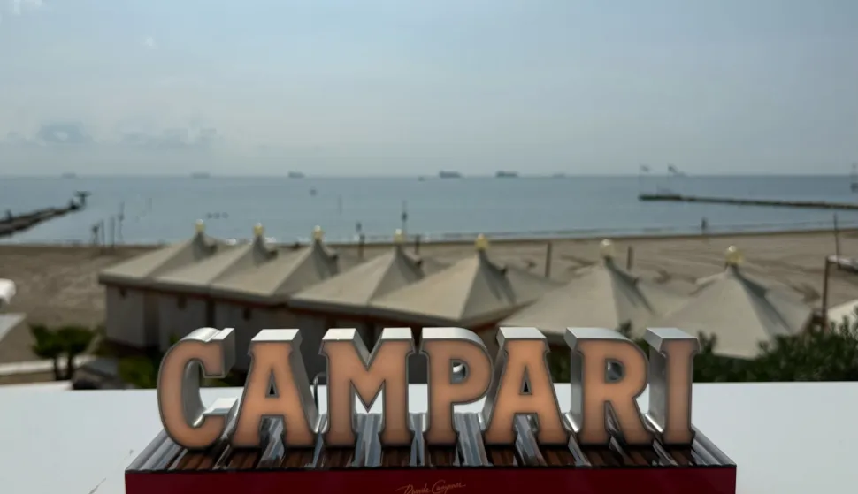 26 August 2025, Italy, Venedig: An advertising display of the Campari spirits group. In Italy, the financial police have confiscated shares worth 1.2 billion euros in the global liqueur manufacturer Campari. Photo: Christoph Sator/dpa Photo: Christoph Sator/DPA