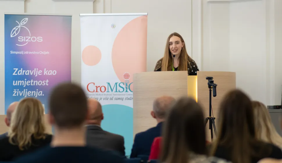 Osijek, 3. 11. 2025., Simpozij zdravstva Osijek - Pruži ruku daj, nadu sizos; simpozij zdravstva; mentalno zdravlje; cromsic; studenti