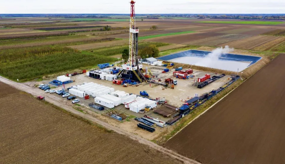 VINKOVCIRezultati istraživanja na bušotini Vinkovci GT-1 potvrdili su značajan geotermalni potencijal na tom području. Vinkovci su tako postali treća lokacija s pozitivnim rezultatima nakon Velike Gorice i Osijeka, gdje su ranije potvrđene ležišne temperature više od 100 °C.  2025. ?